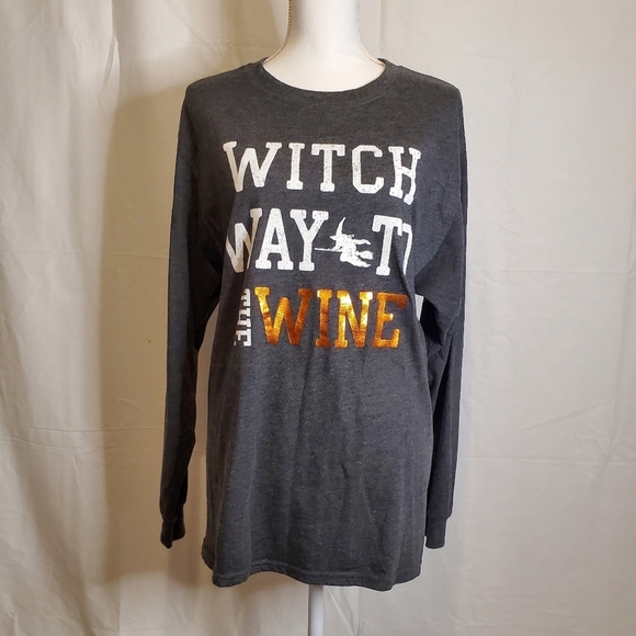 Modern Lux Women's Halloween/Wine Influenced T-shirt 🍷 - Picture 3 of 9